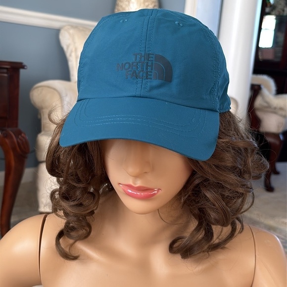 Brand New The North Face Adjustable Baseball Cap Horizon Hat Blue Coral Sporty - Picture 4 of 16